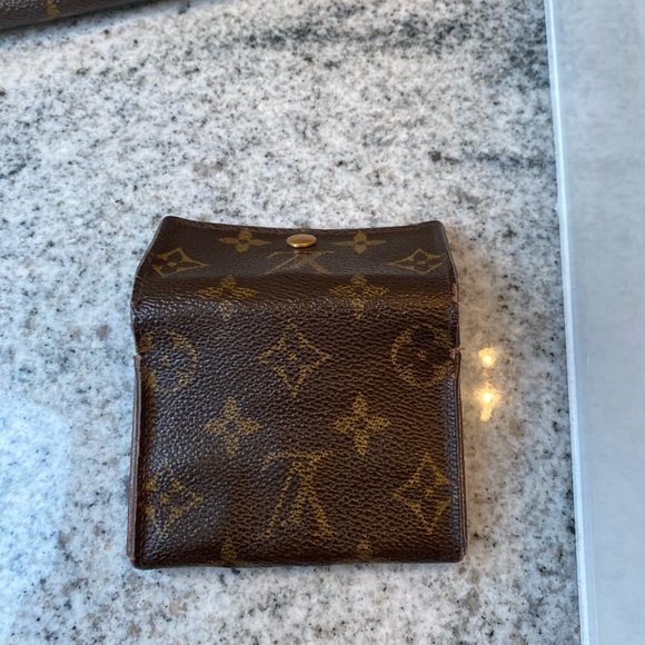 SOLD• Louis Vuitton Monogram Card Case - Picture 7 of 12